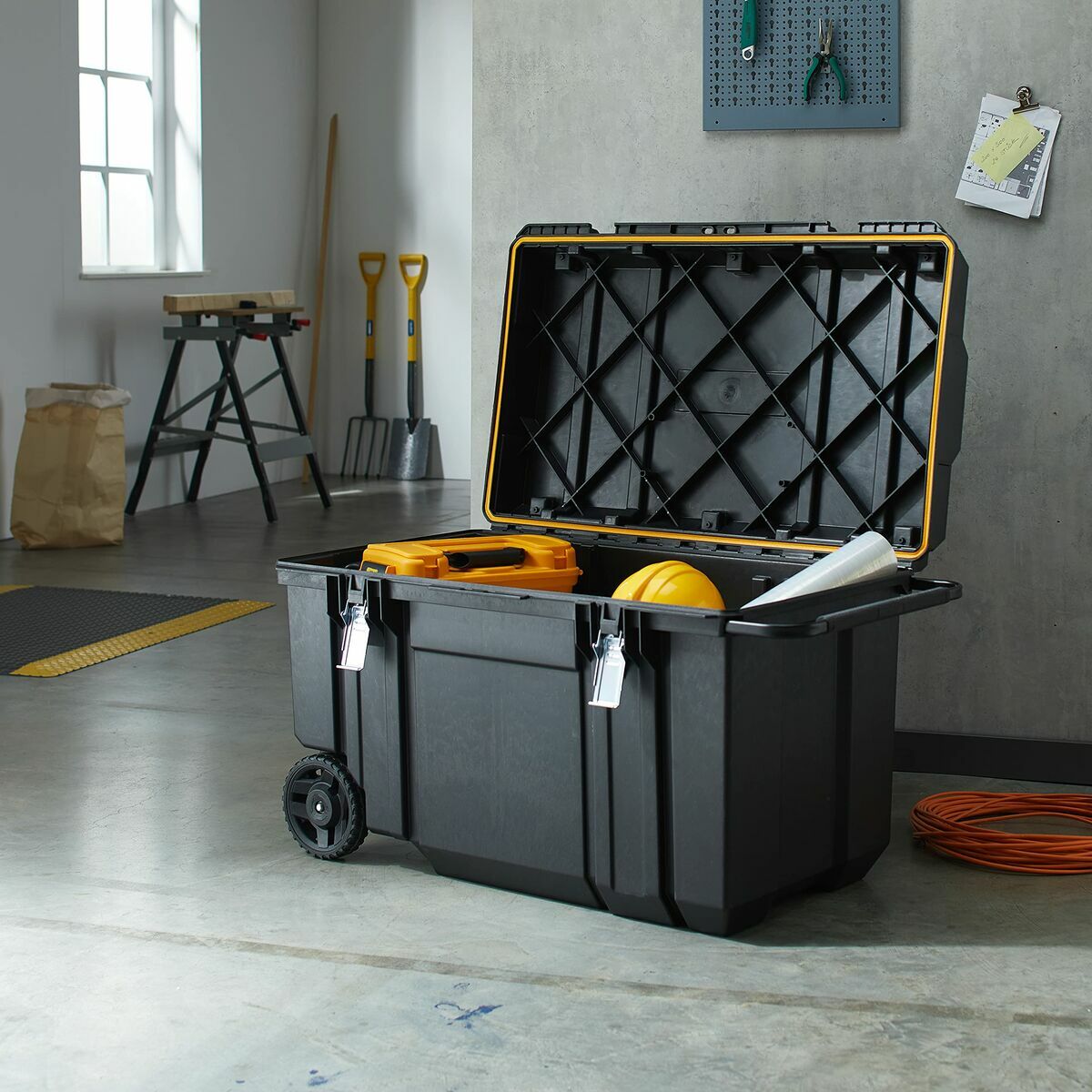 V2HB23A31C9857683BF03829710014A93F4R5625707P7