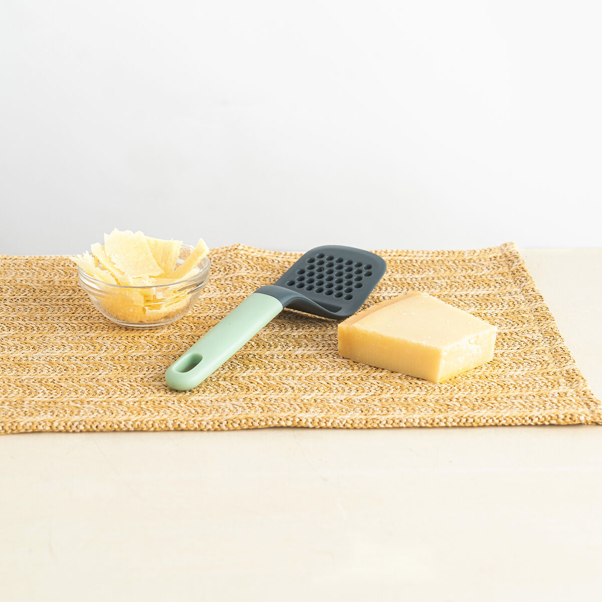 V4HB1DC14F450BD105C5054D5EF8C8373D3R5281991P2