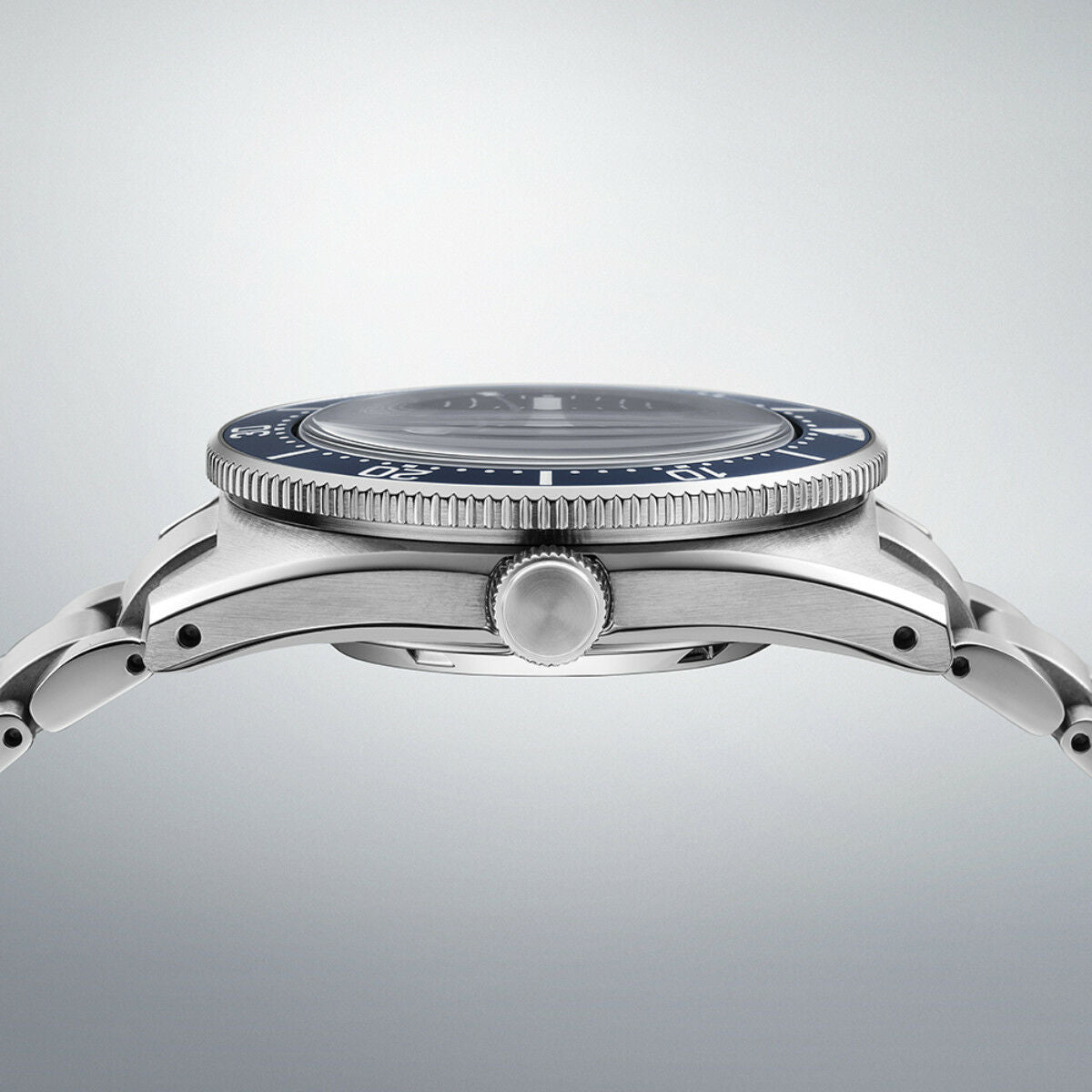 V4HB6AE3F1763B52BA92FE3ACFE34CB299CR5051677P4