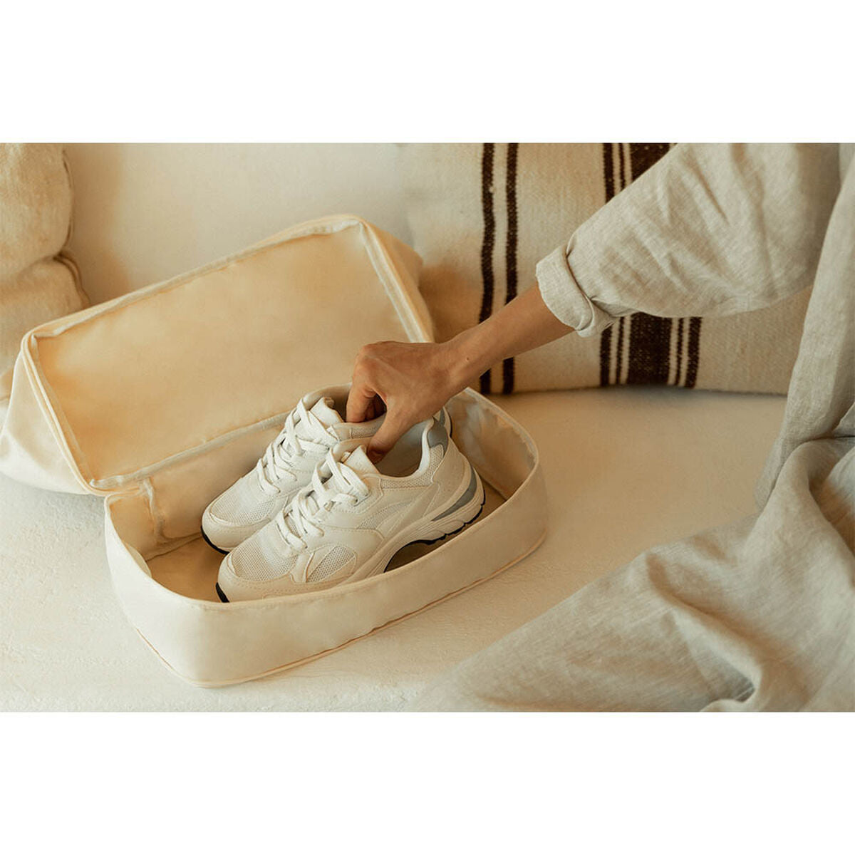 V3H08EF7776D096EC5CD86A4C153C689ABER5528964P7